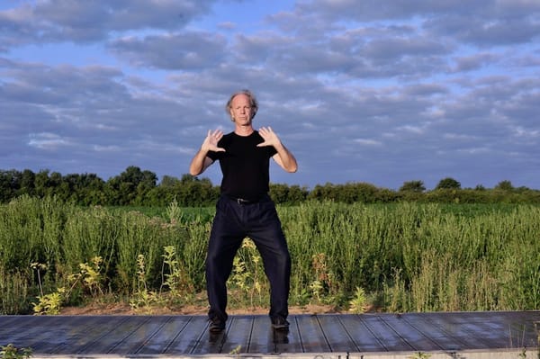 La fleur de lotus s'ouvre et se ferme